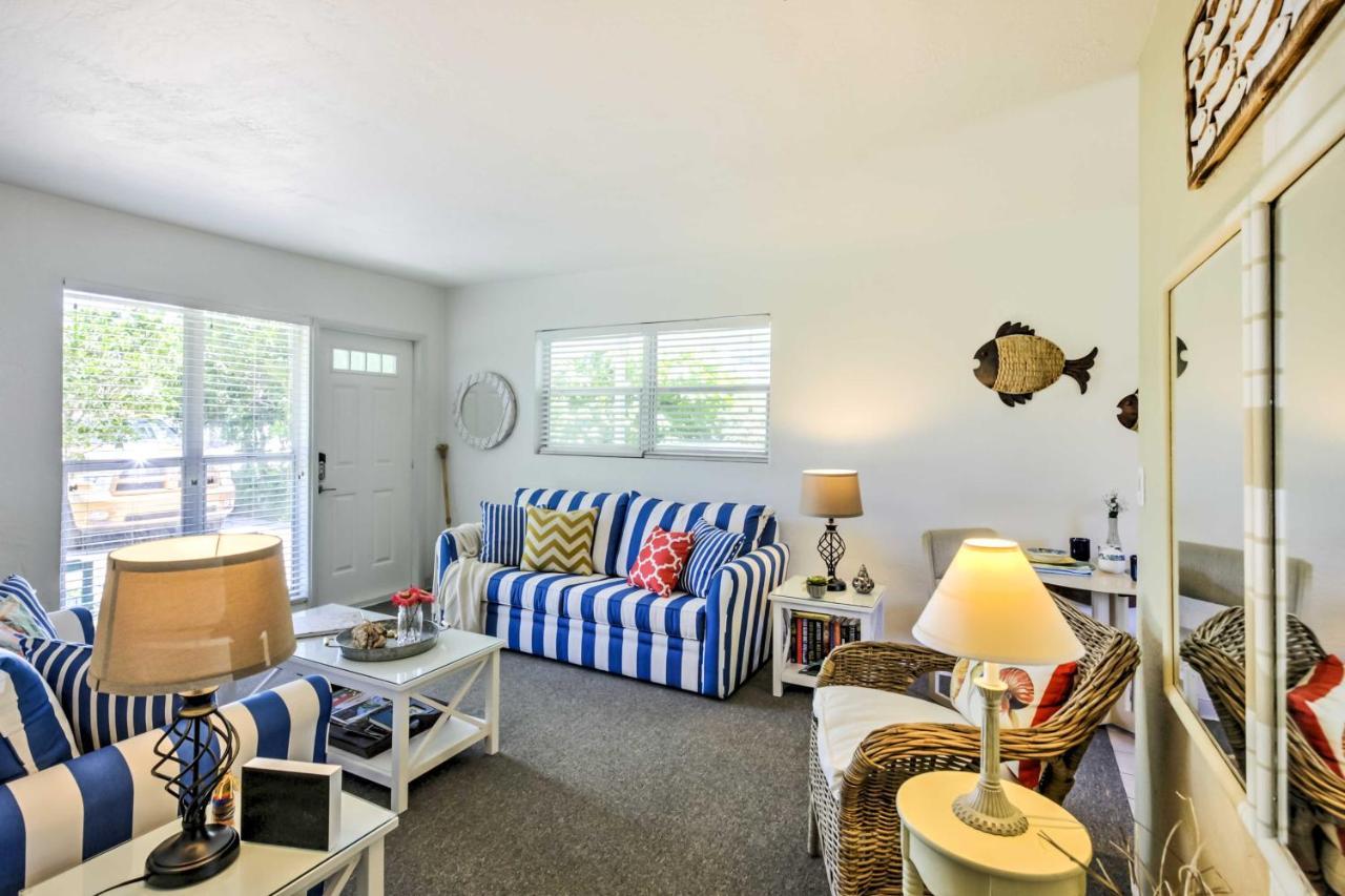 New Smyrna Beach Abode With Fire Pit, Walk To Beach! 외부 사진
