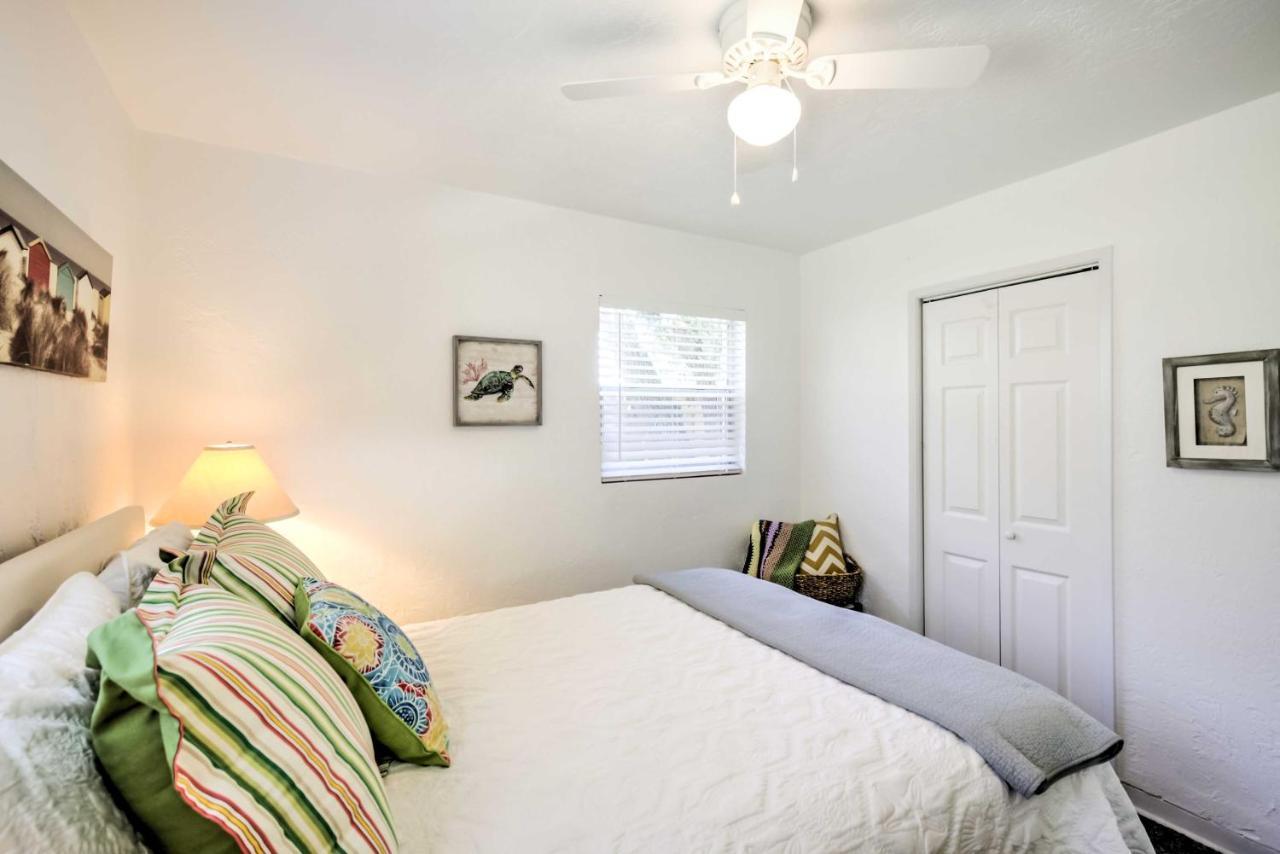 New Smyrna Beach Abode With Fire Pit, Walk To Beach! 외부 사진